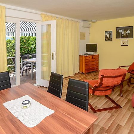 Holiday Home Lovište Kültér fotó