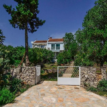 Holiday Home Lovište Kültér fotó