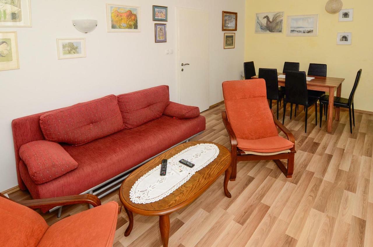 Holiday Home Lovište Kültér fotó
