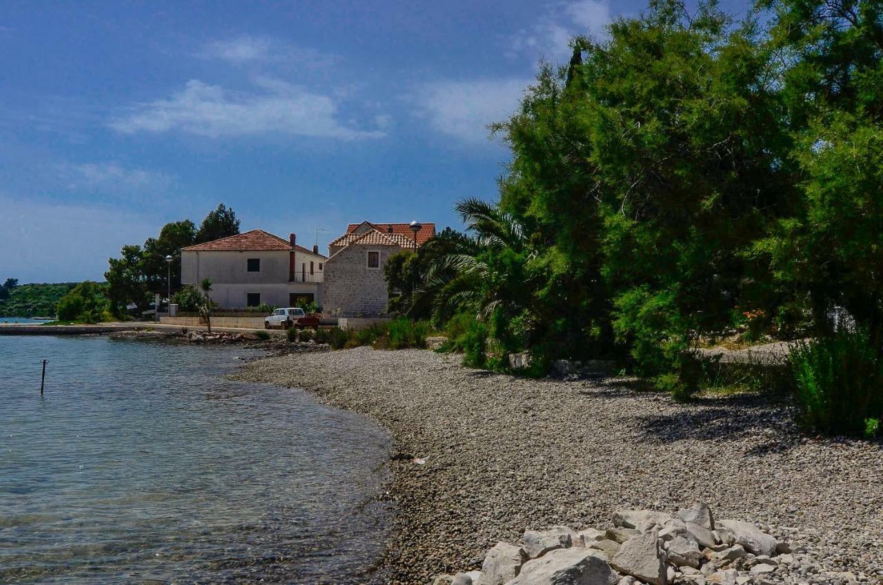 Holiday Home Lovište Kültér fotó