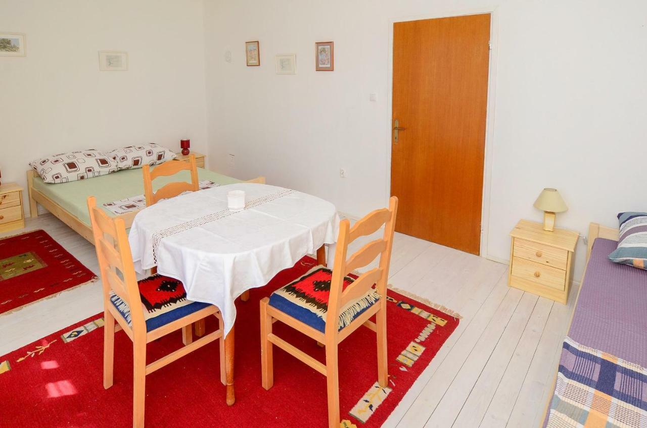 Holiday Home Lovište Kültér fotó