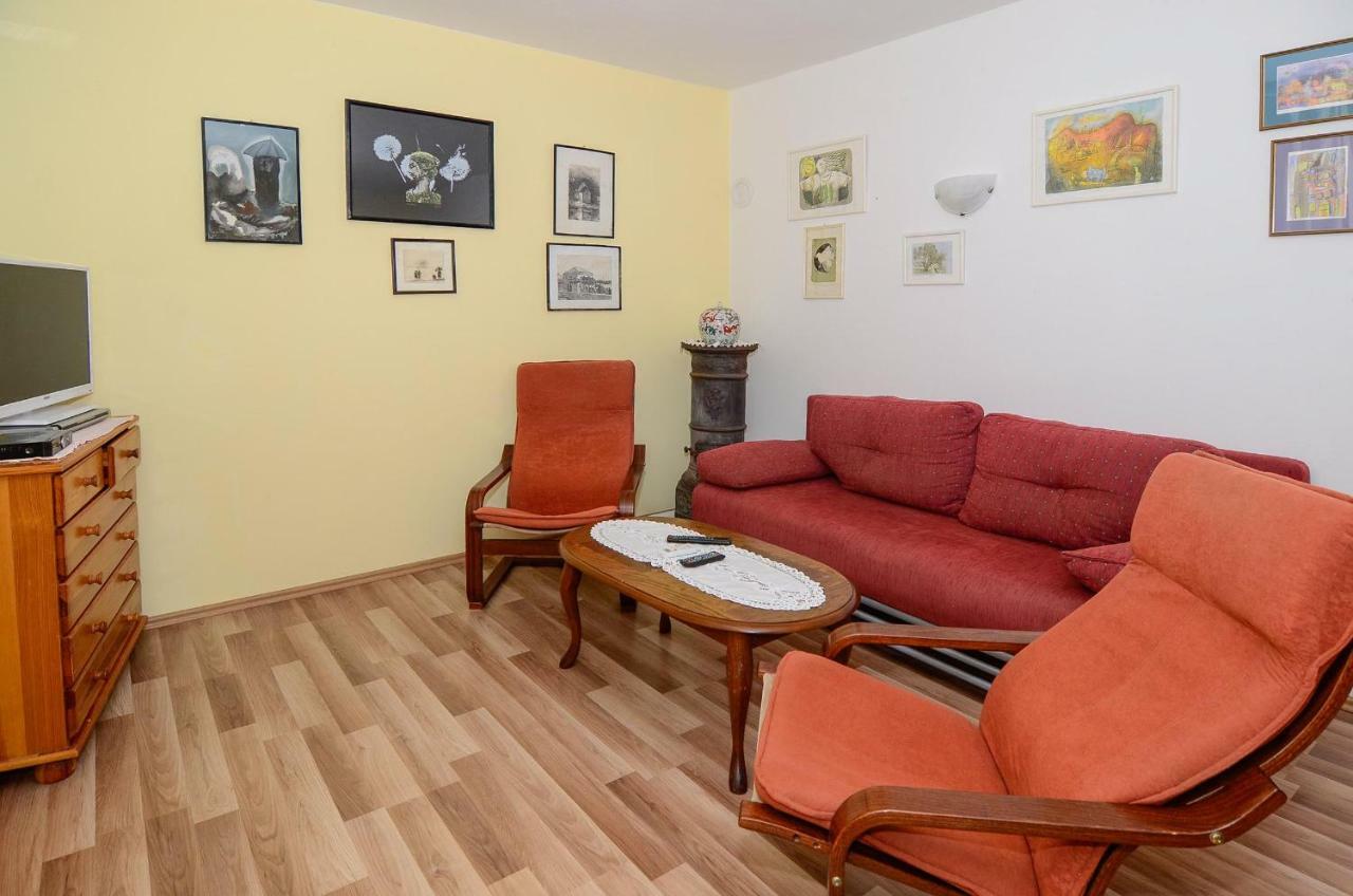 Holiday Home Lovište Kültér fotó