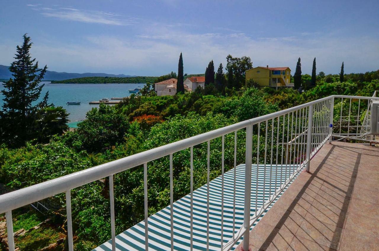 Holiday Home Lovište Kültér fotó