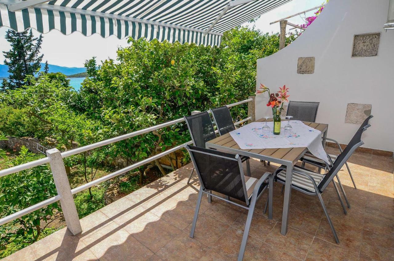 Holiday Home Lovište Kültér fotó