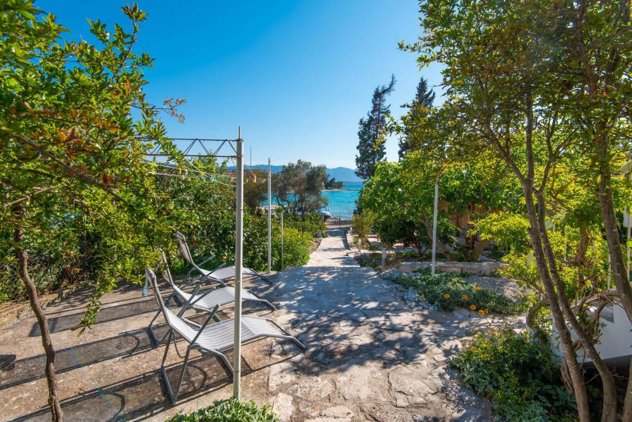 Holiday Home Lovište Kültér fotó