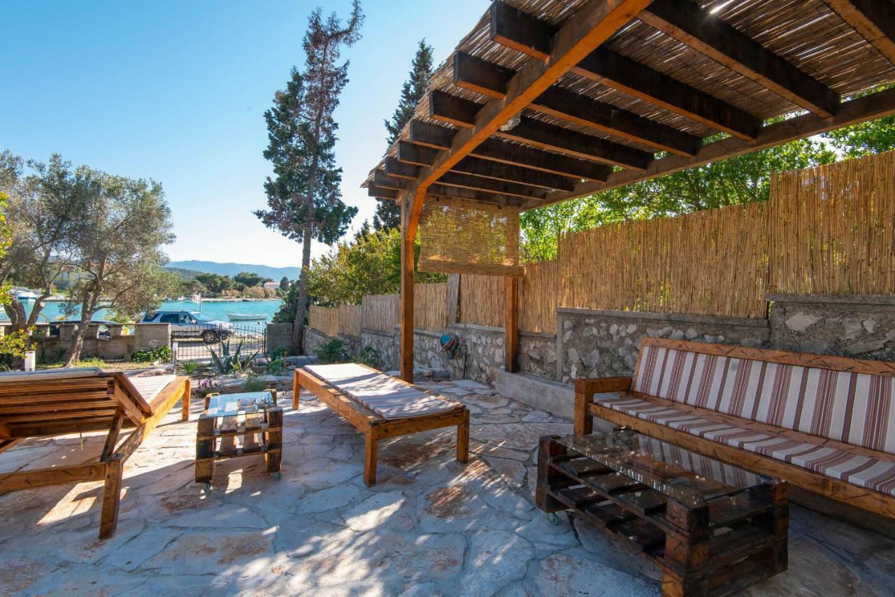 Holiday Home Lovište Kültér fotó