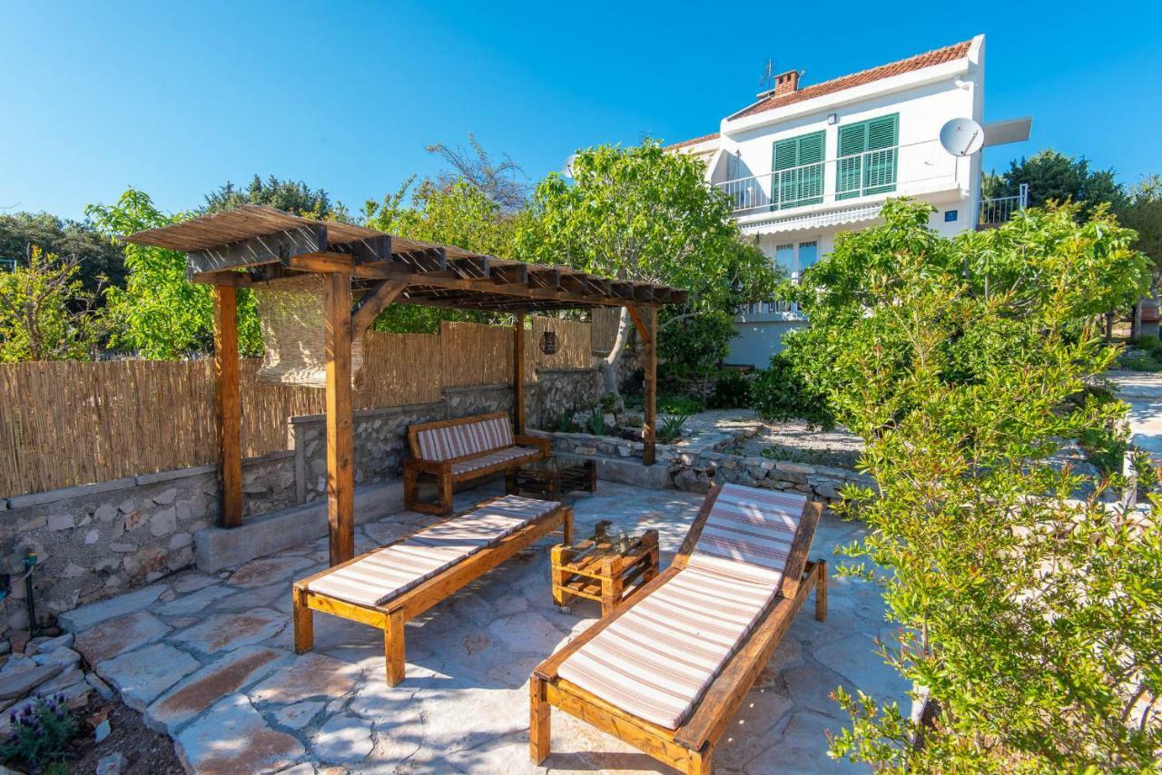 Holiday Home Lovište Kültér fotó