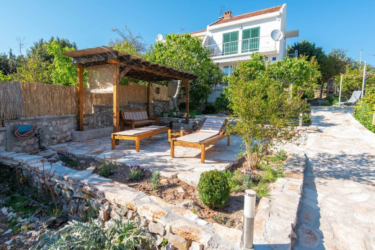 Holiday Home Lovište Kültér fotó
