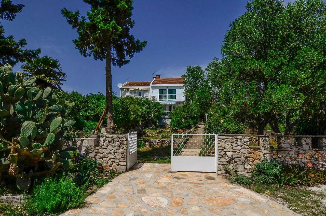 Holiday Home Lovište Kültér fotó